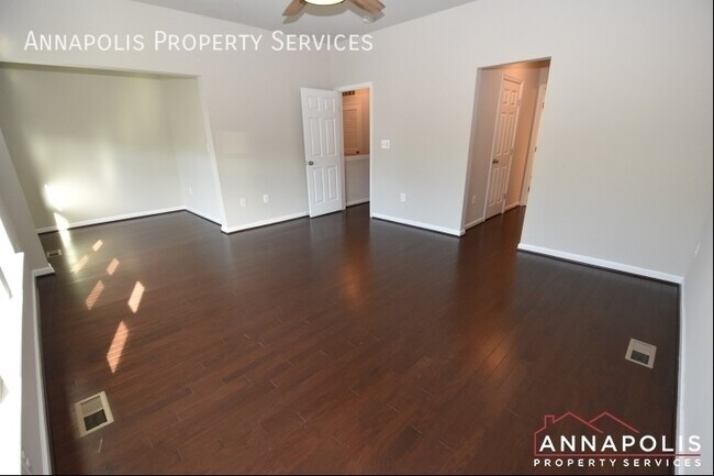 Building Photo - 122 Lejeune Way