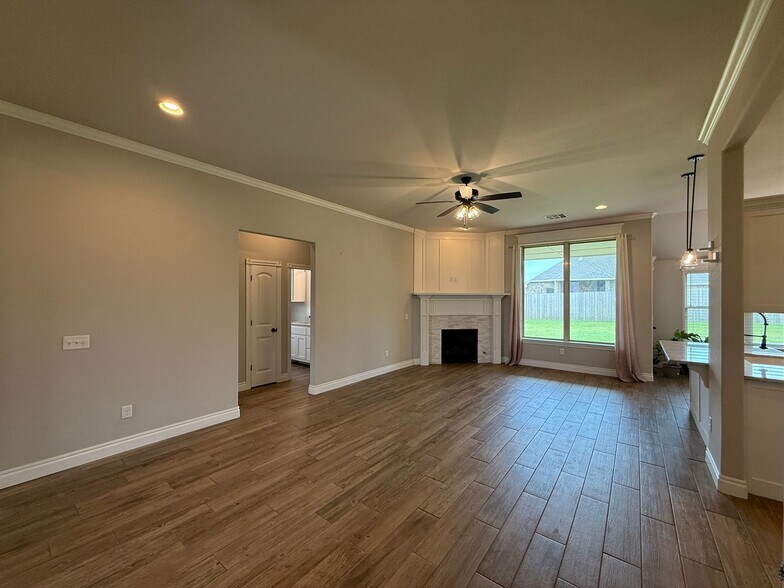 Building Photo - 9325 SW 44th Terrace