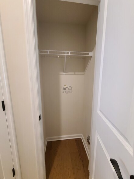 Building Photo - 622 Sadie Cir