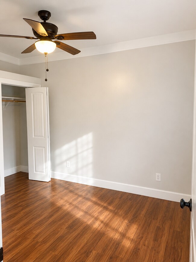 Building Photo - 557 N 400 E