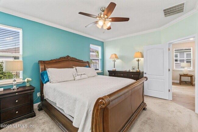 Building Photo - 121 Thistleton Wy