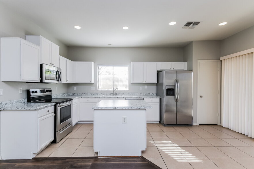 Building Photo - 3402 N 129th Dr