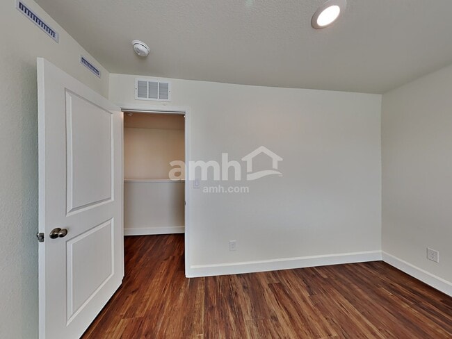 Building Photo - 8862 Carmine Cob Ave