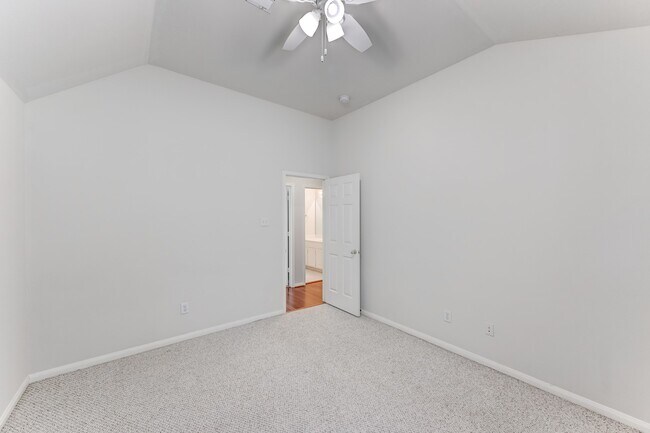 Building Photo - 10103 Cottonwood Canyon Dr