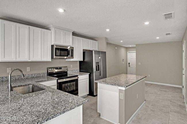 Building Photo - 1640 Kinsman Ave