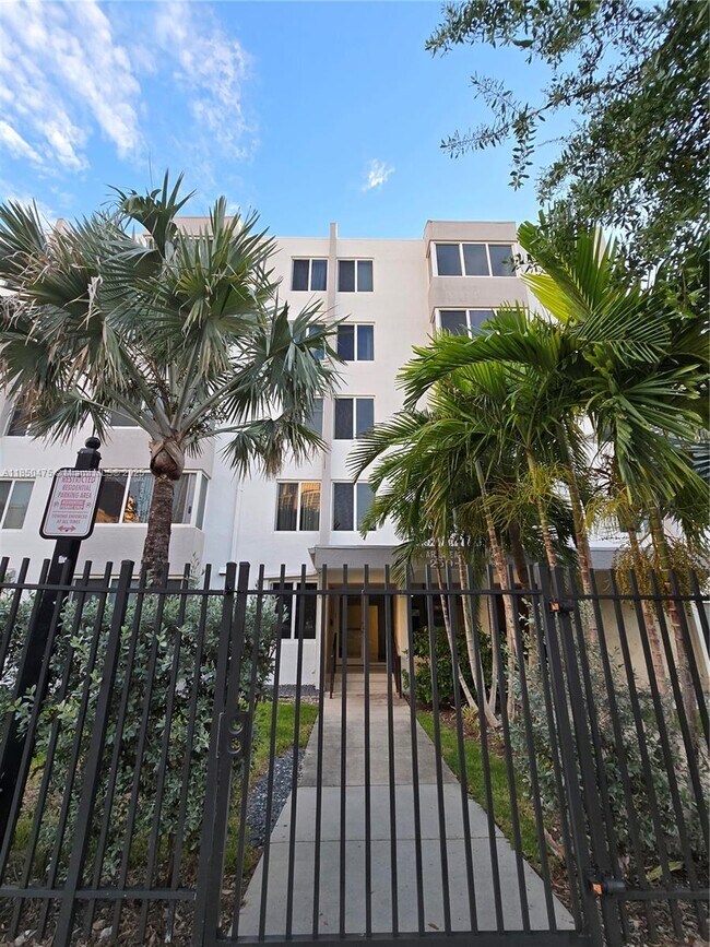 Building Photo - 250 180th Dr