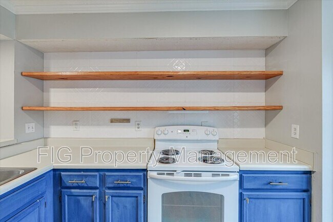 Building Photo - 479 Claircrest Dr