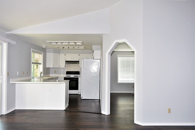 Building Photo - 5706 Crystal Ct SE
