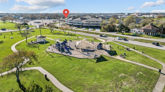 Building Photo - 715 Bayshore Dr