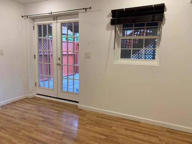 Building Photo - 2-24 Grand St