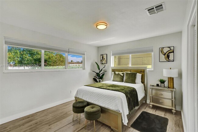 Building Photo - 19625 NW 6th Pl