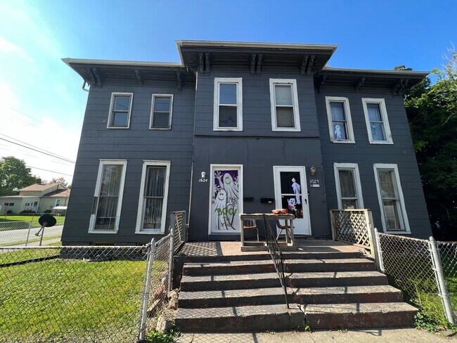 Building Photo - 1624 Myrtle St