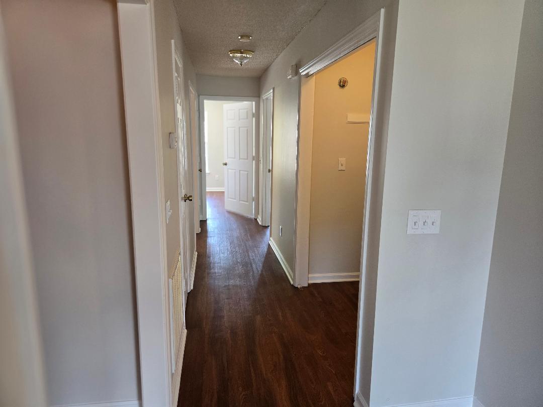 Building Photo - 11 Meadowood Glen Way