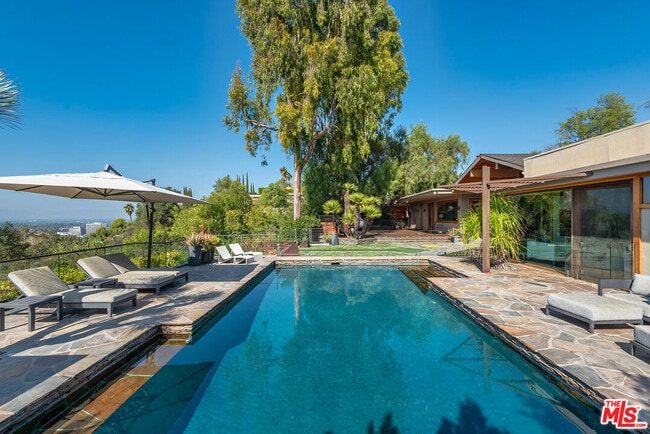 Building Photo - 4305 Clear Valley Dr