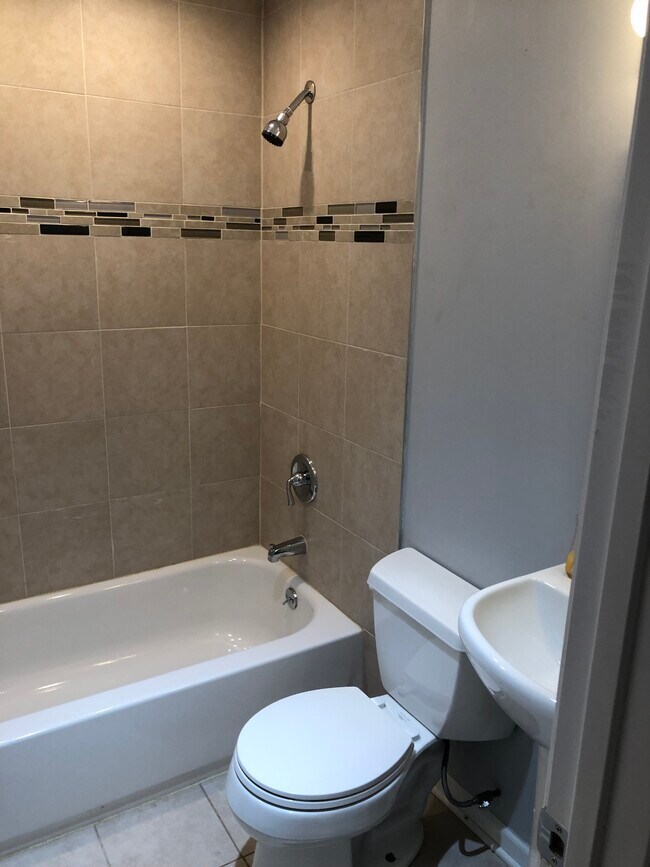 Building Photo - 115 Grant St