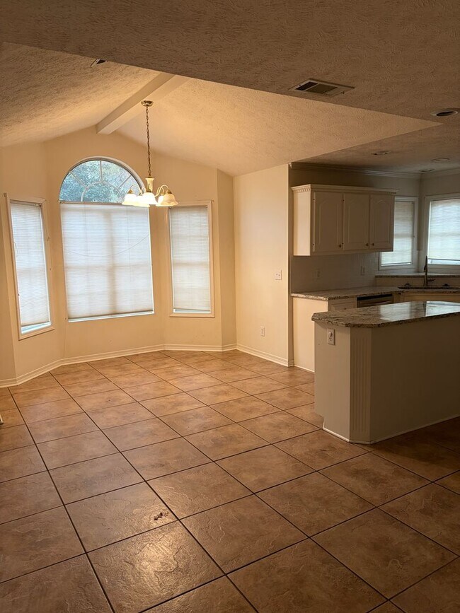 Building Photo - 89 Sir Henry Dr