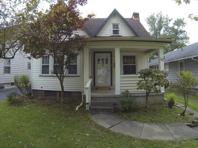 Primary Photo - Boardman 2 Bedroom Cape For Rent