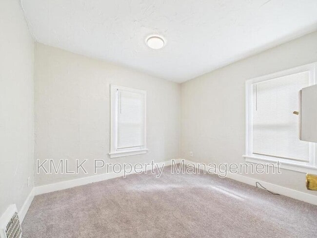 Building Photo - 535 Gage St