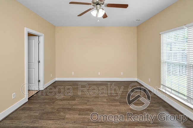 Building Photo - 252 Chesser Park Dr