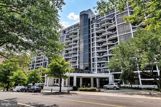 Building Photo - 1530 Key Blvd