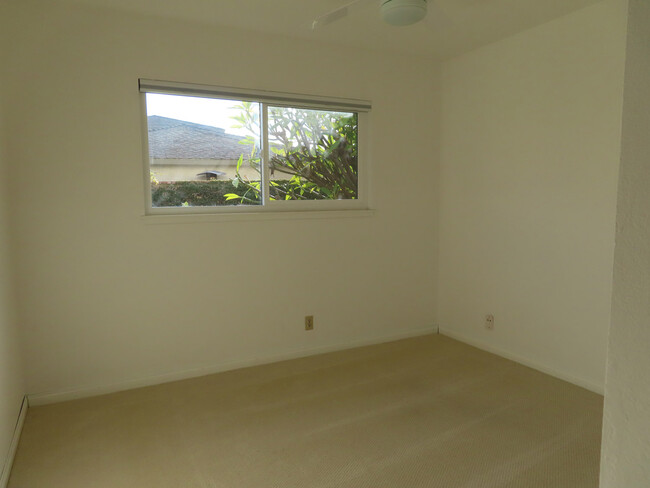 Building Photo - 830 E Tularosa Ave