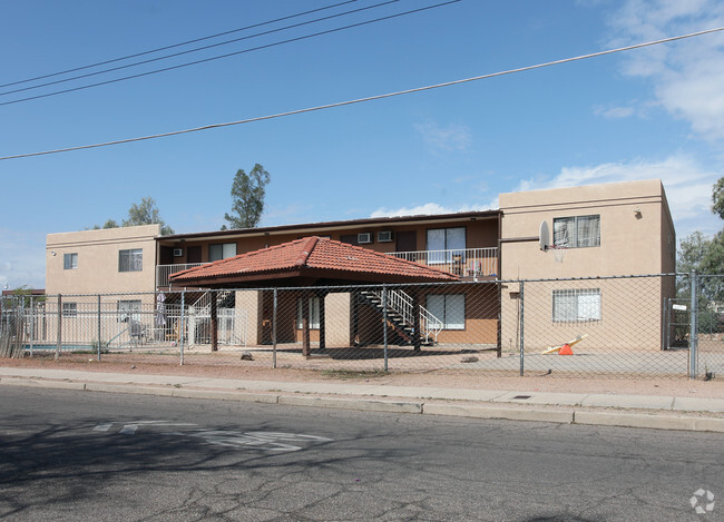 Primary Photo - Fontana Place Apartments