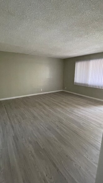 Building Photo - 1818 Rexford Dr