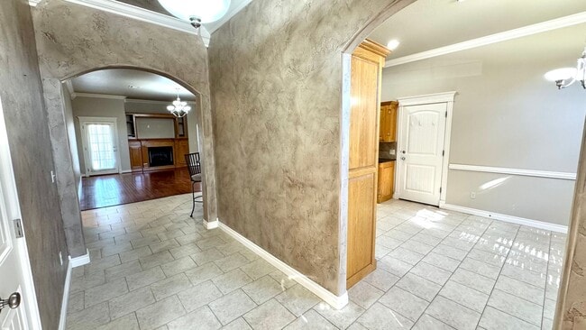 Building Photo - Spacious Stonegate Retreat with Home Office & Outdoor Living