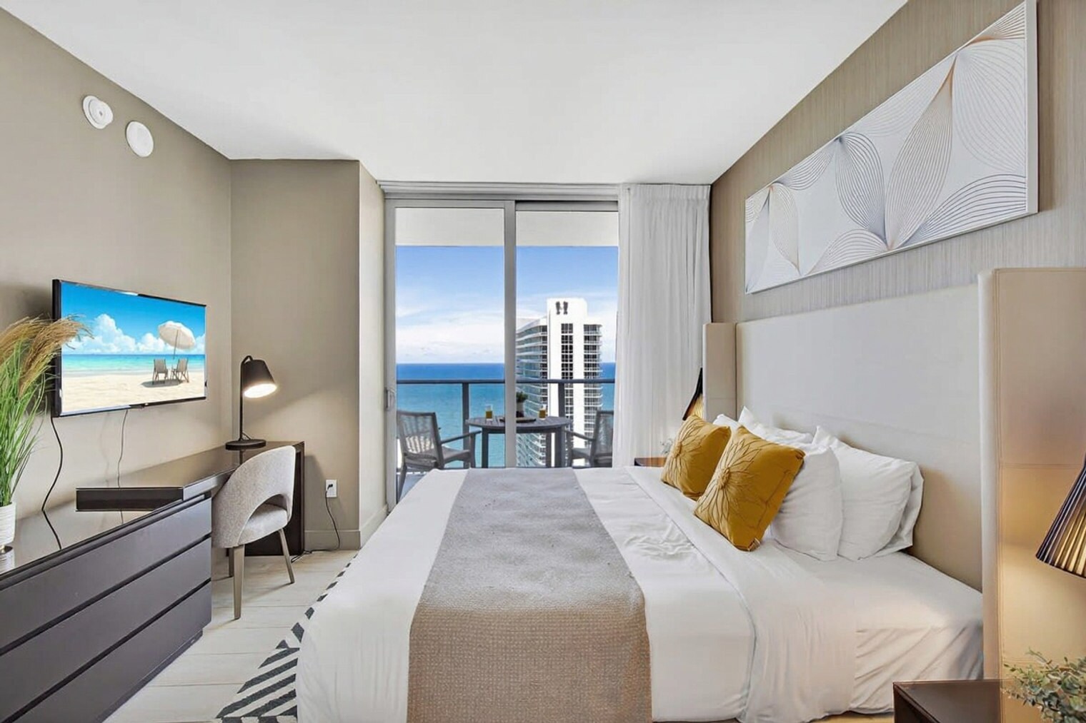 Building Photo - 4010 S Ocean Dr