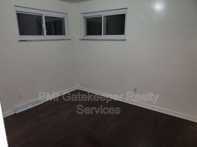 Building Photo - 5757 Cromley Dr