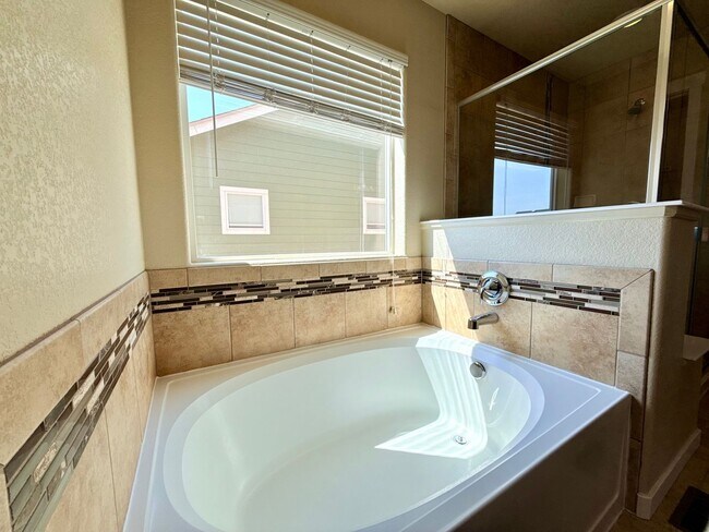 Building Photo - 6531 Wexford Dr