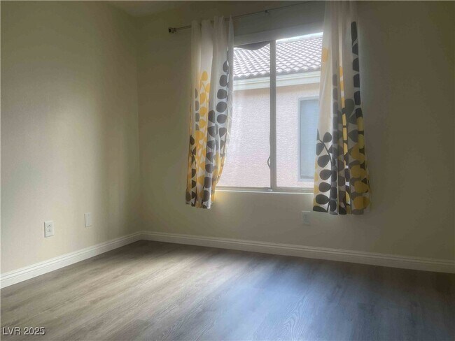 Building Photo - 9590 Bandera Creek Ave