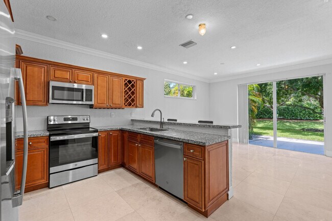 Building Photo - 7803 NW 70th Ave