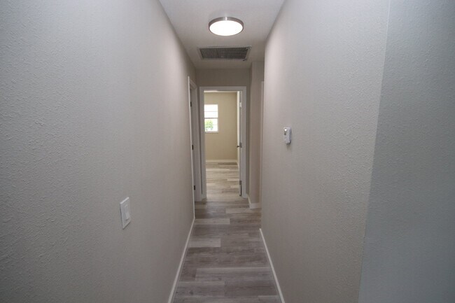 Building Photo - Remodeled 3BD/2BA ranch home in Sun City C...