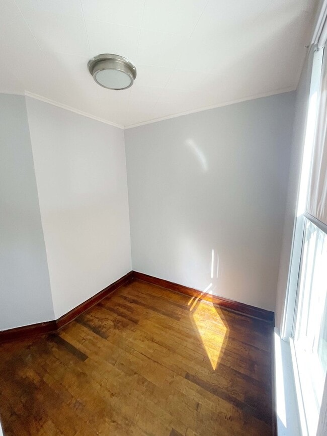 Building Photo - 2642 N Springfield Ave