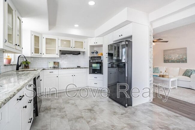 Building Photo - 13806 San Juan Ave