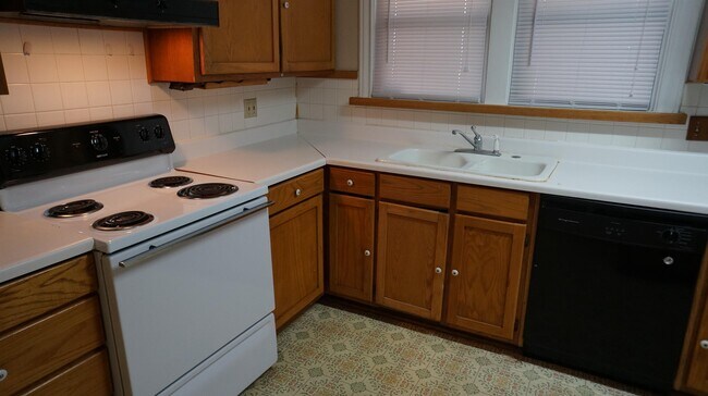 Building Photo - 1016 Puryear Dr