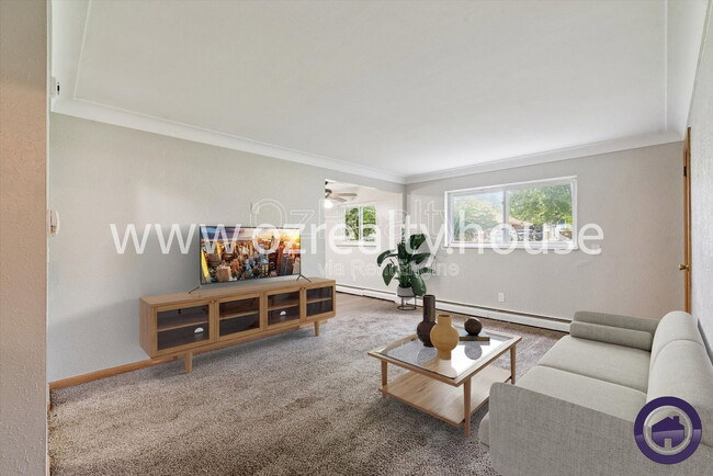 Building Photo - 1733 Christian Ave