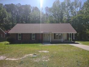 Building Photo - 643 Folkstone Rd