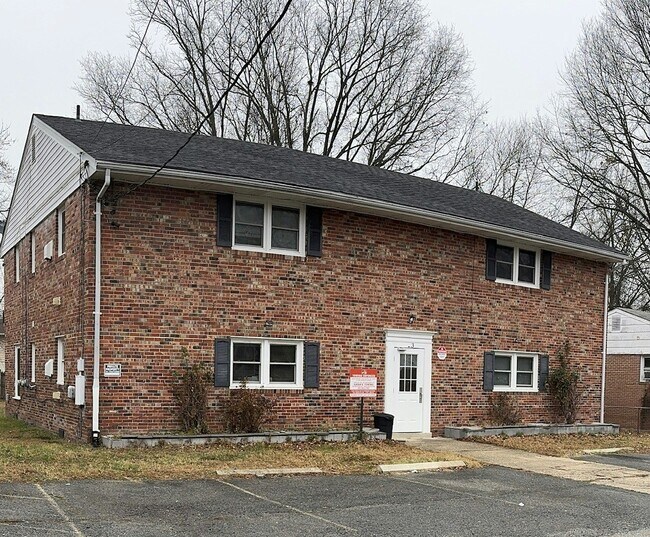 Primary Photo - 1 Oak St