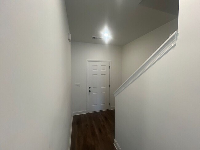 Building Photo - 312 Traywick Pl