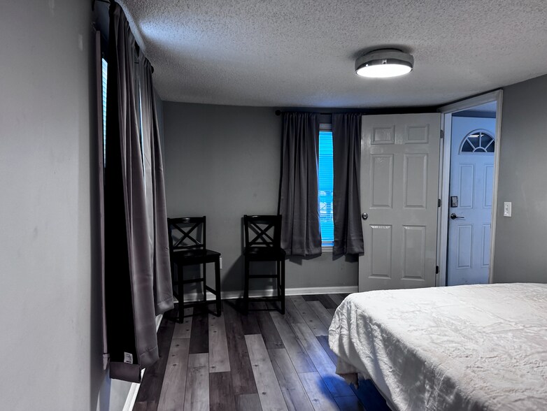 Building Photo - Room in House on Kannapolis Hwy