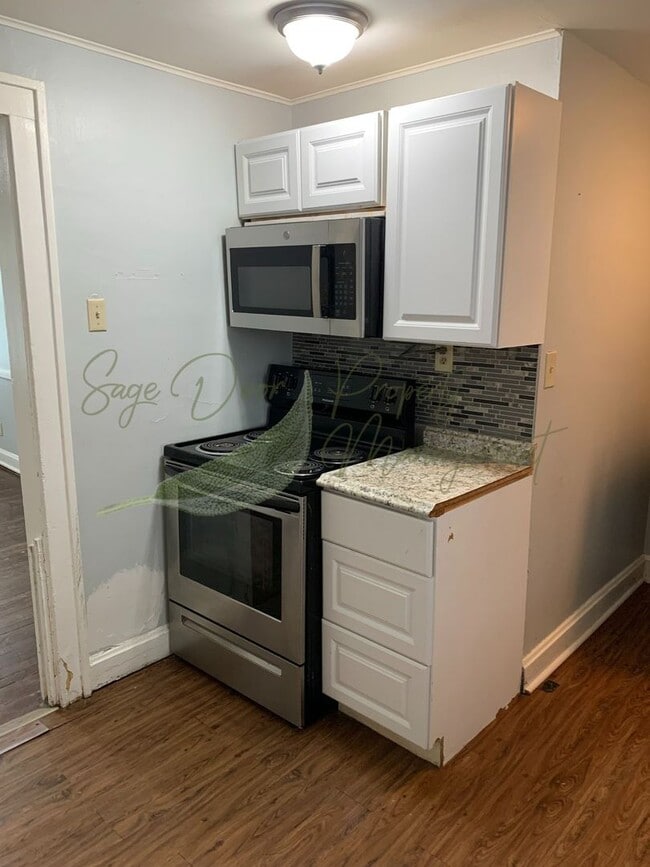 Building Photo - RENT SPECIAL!!!