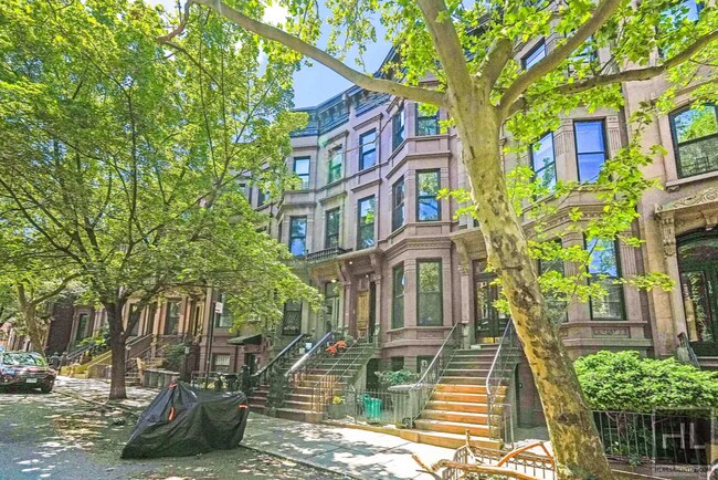 Primary Photo - 142 Lincoln Pl