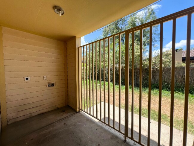 Building Photo - 301 E Locust St