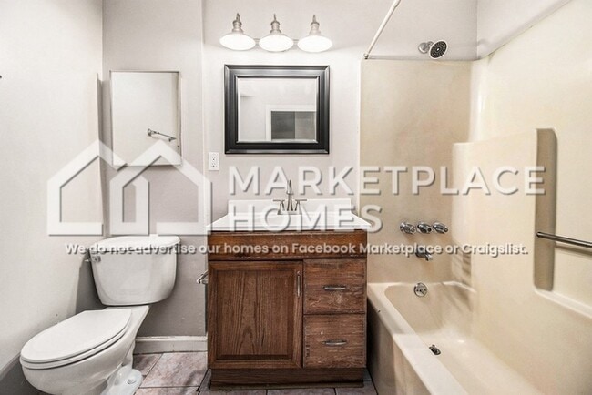 Building Photo - 1638 Mercer Ave