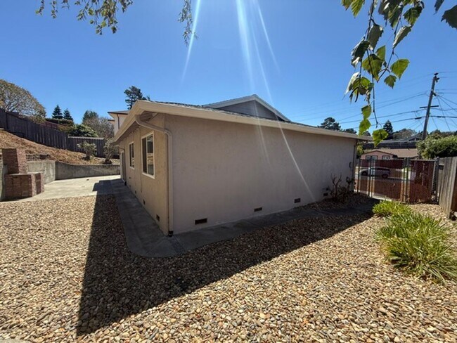 Building Photo - 2668 O'Donnell Dr