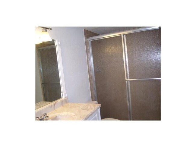 Building Photo - 4158 Inverrary Dr