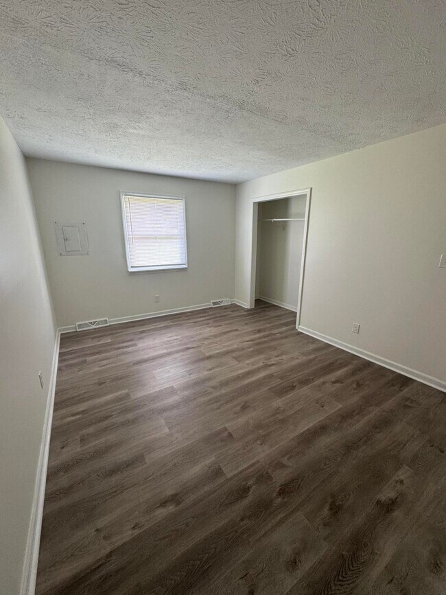 Building Photo - 425 Patrician Pl