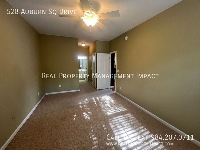 Building Photo - 528 Auburn Square Dr